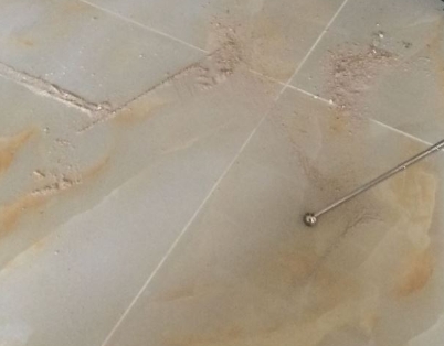 罗平瓷砖空鼓维修公司分享粘合剂选择不当在瓷砖铺贴过程中可能导致以下问题