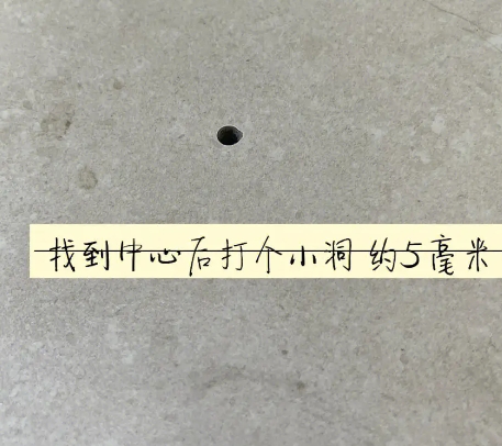 罗平瓷砖空鼓维修公司专业解答在瓷砖铺贴过程中，如果砂料搅拌不均匀，将会带来以下问题